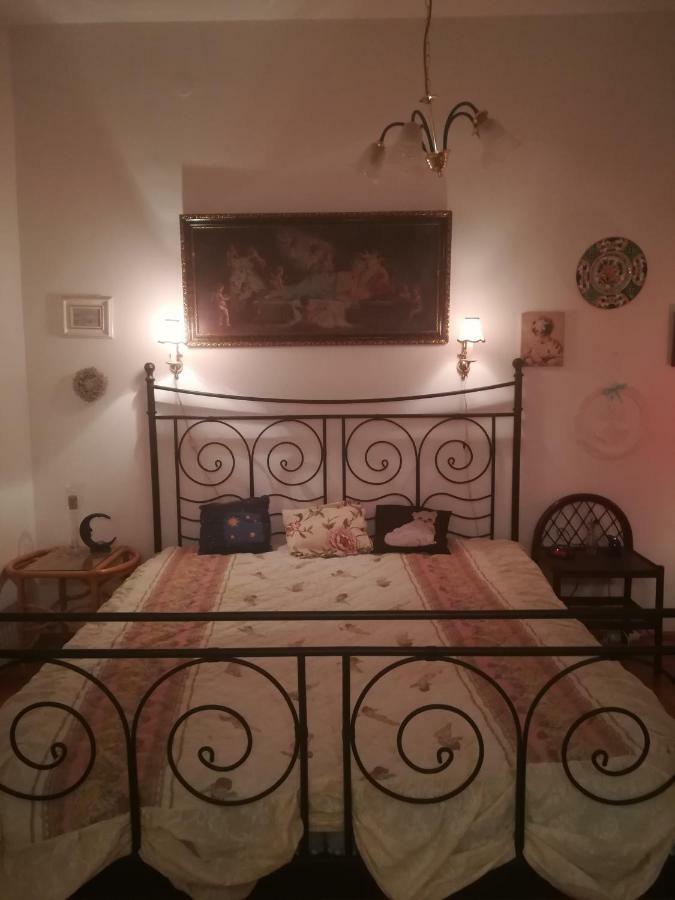 Violetta Apartmanlakas ヘーヴィーズ エクステリア 写真