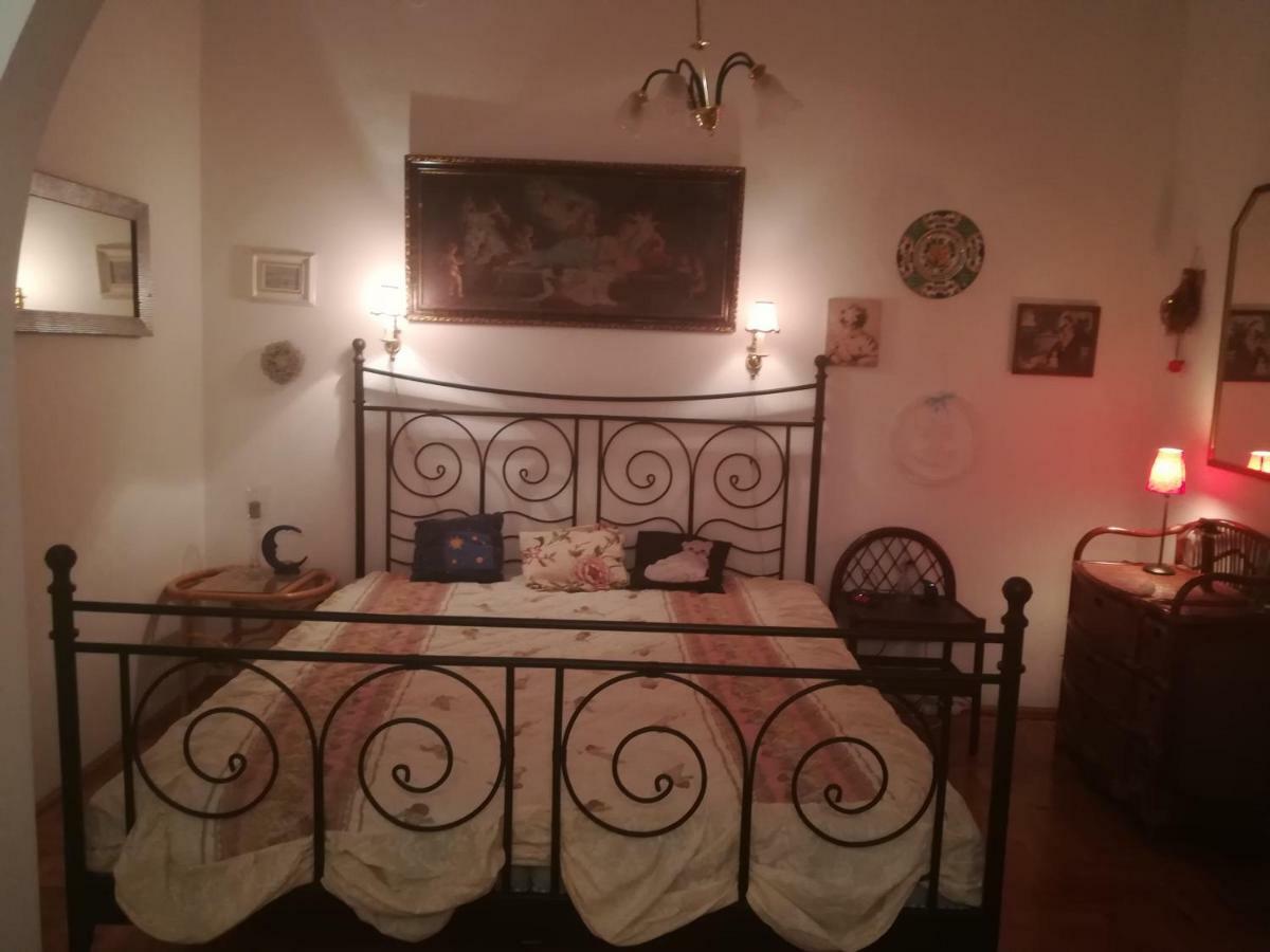 Violetta Apartmanlakas ヘーヴィーズ エクステリア 写真